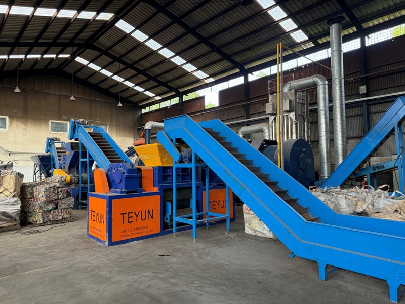 La empresa Besten envía un horno de decapado de latas de aluminio a Indonesia.
